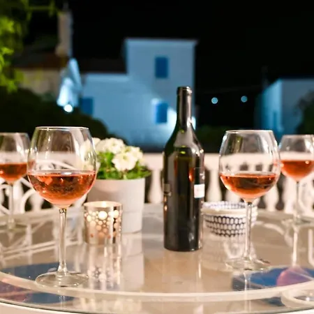 Boutique B&B Sea Views & Breakfast - Suite 1 Ándros