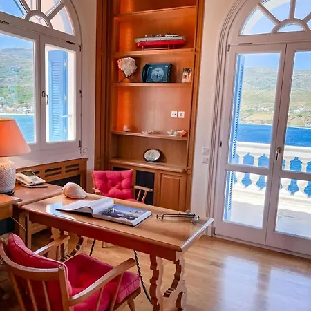Boutique B&B Sea Views & Breakfast - Suite 1 * Ándros